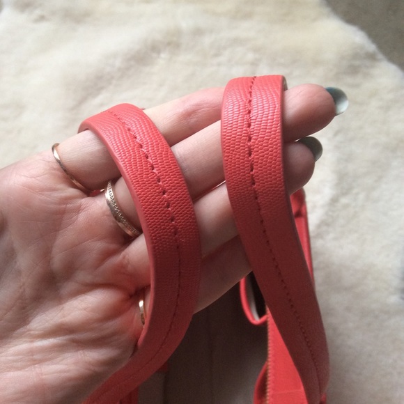 Isaac Mizrahi Janna satchel coral hand bag, new “lizard”leather medium - Picture 5 of 10